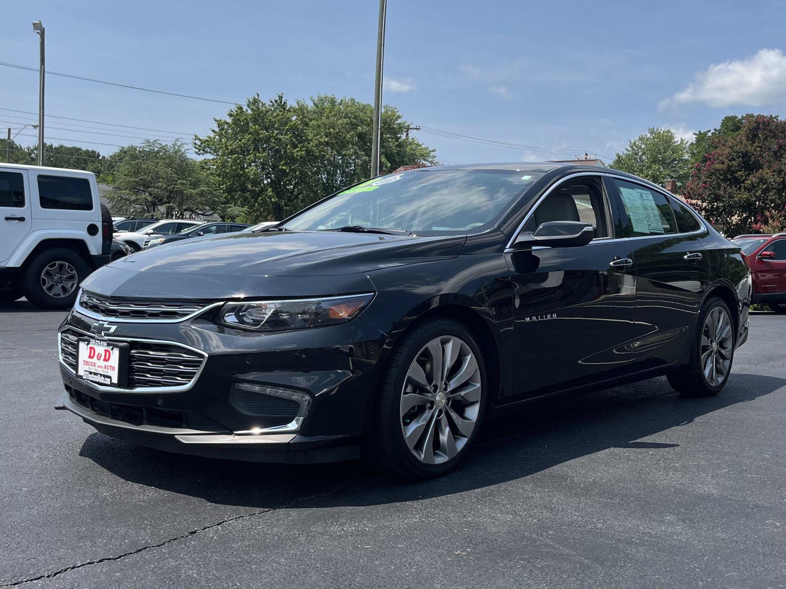 Used 2018 Chevrolet Malibu Premier w/ Premier Sun and Wheel Package FWD image 4