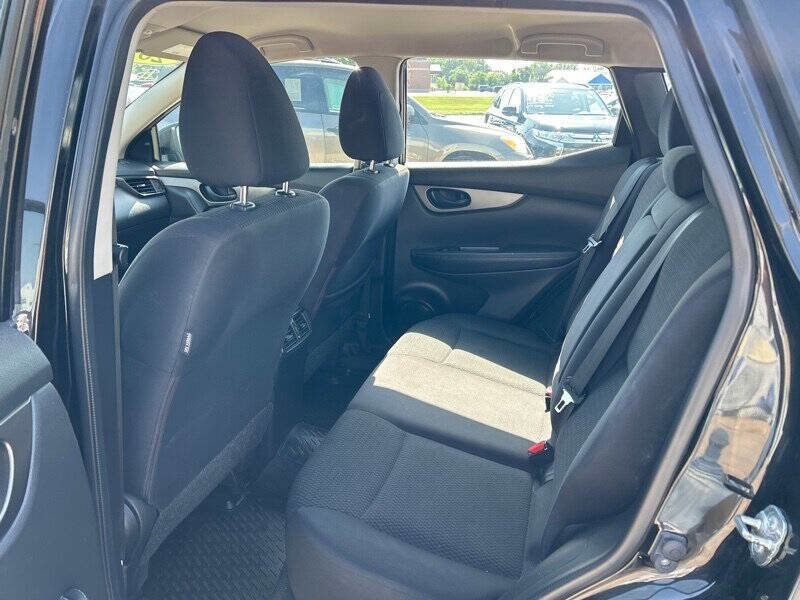 Used 2019 Nissan Rogue Sport S w/ Appearance Package image 12