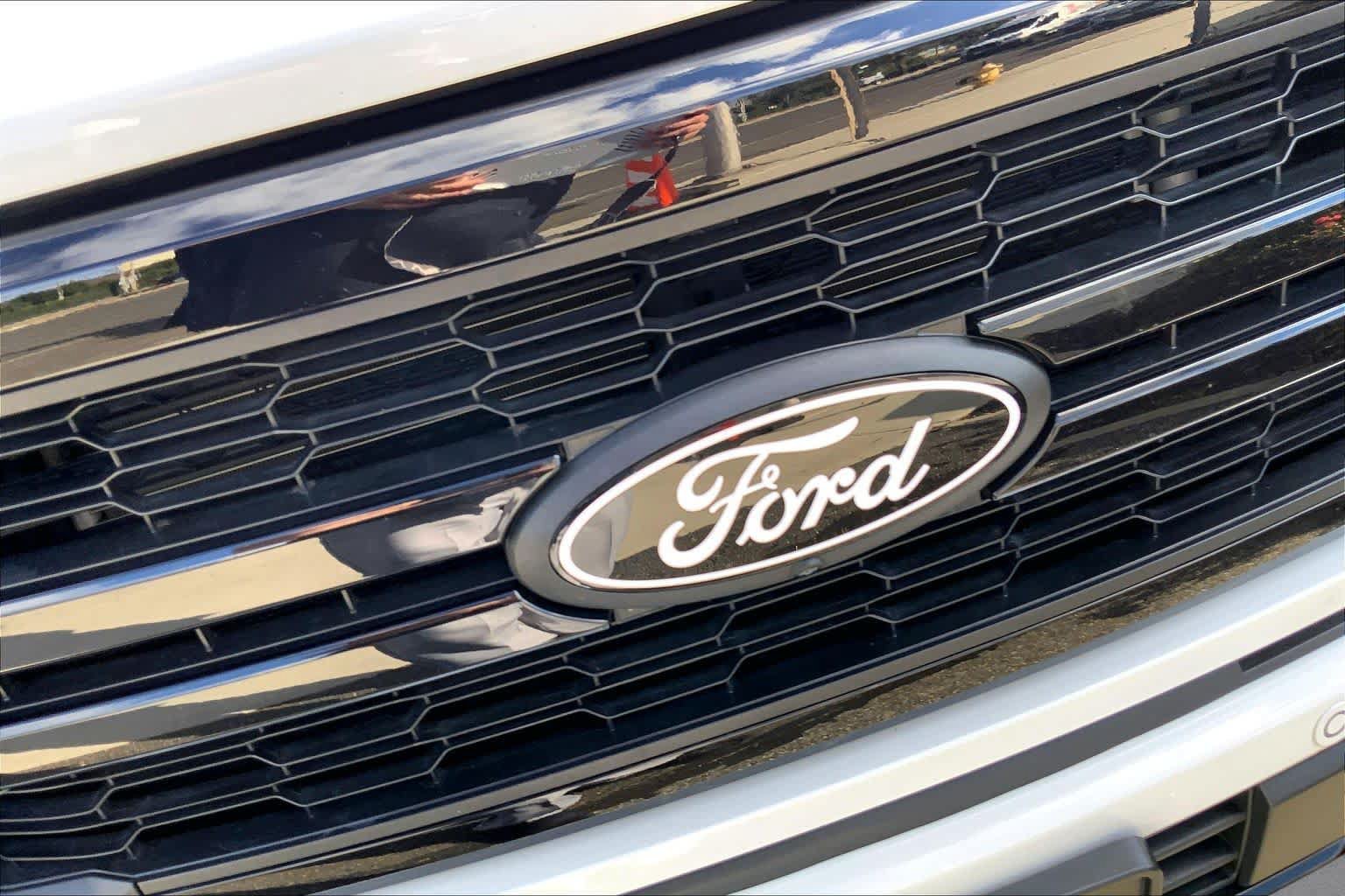 Used 2025 Ford F150 Lariat w/ Equipment Group 502A High AWD/4WD image 32