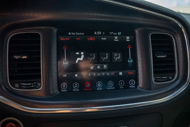 Used 2017 Dodge Charger R/T Scat Pack w/ Beats Audio Group RWD image 15