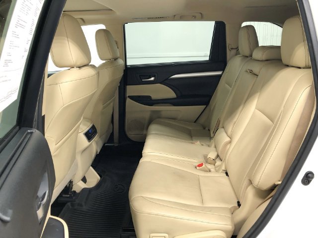 Used 2017 Toyota Highlander XLE w/ Protection Package #3 AWD/4WD image 28