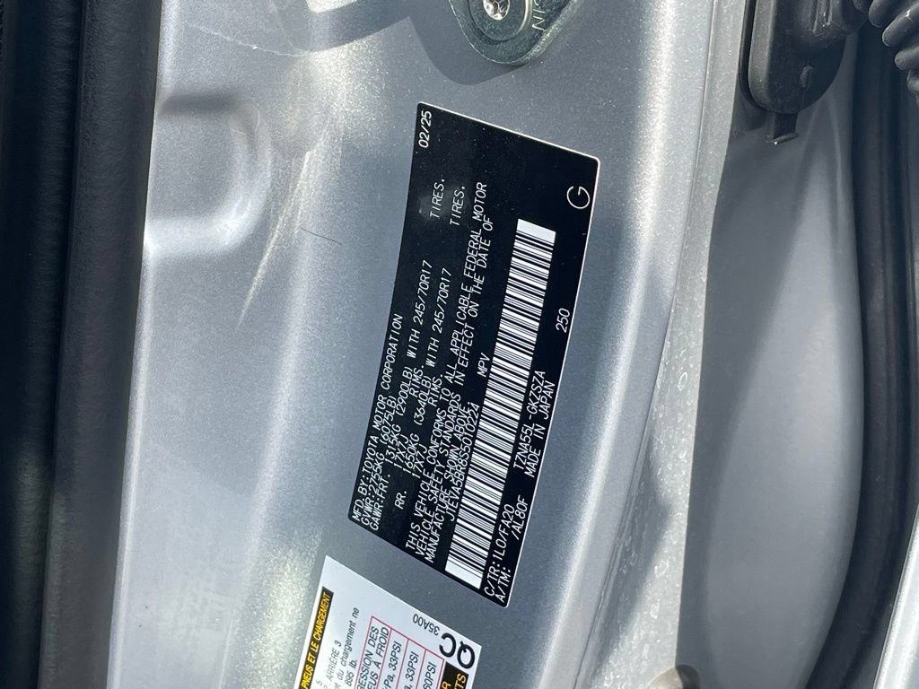 Used 2025 Toyota 4Runner SR5 AWD/4WD image 33