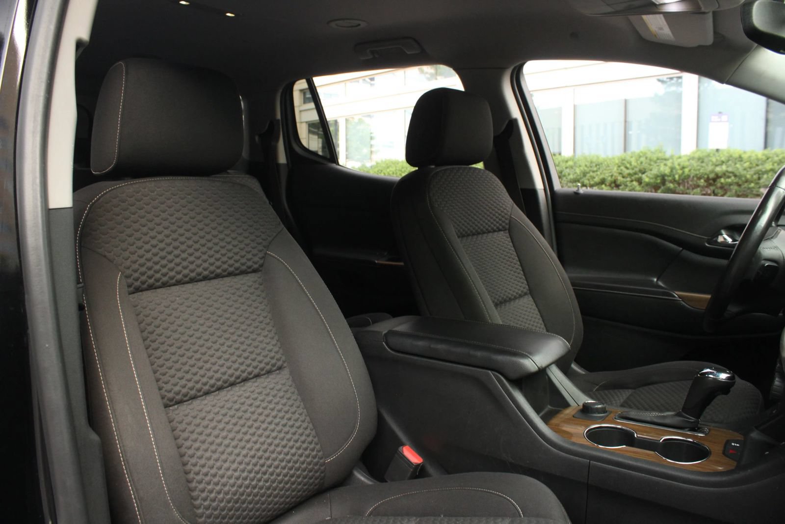 Used 2019 GMC Acadia SLE w/ LPO, Floor Liner Package FWD image 28
