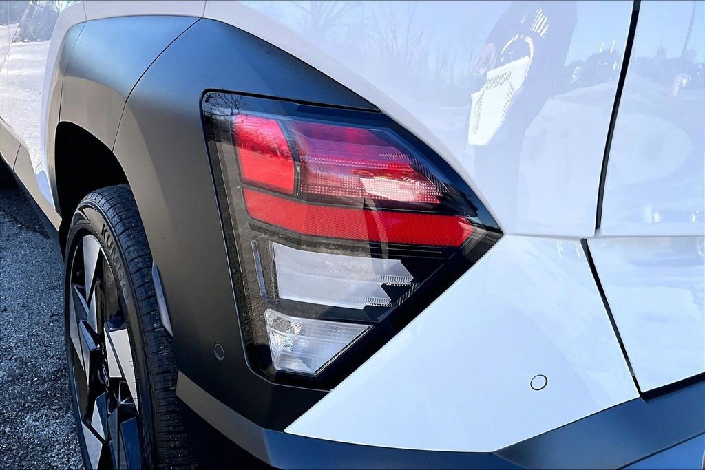 Used 2024 Hyundai Kona Limited image 42