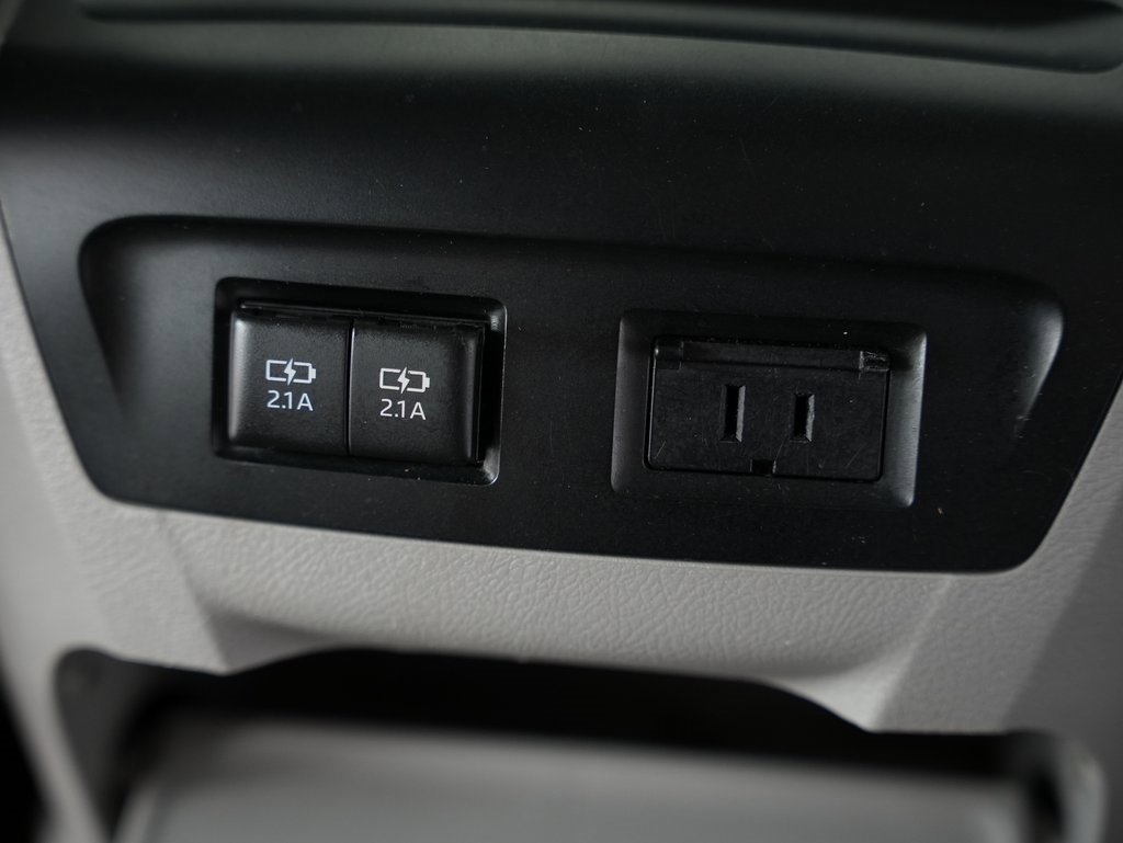 Used 2018 Toyota Sienna LE image 38