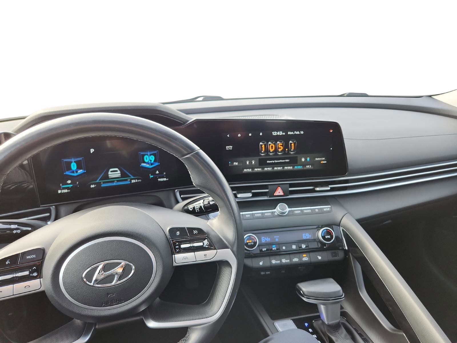 Used 2023 Hyundai Elantra Limited image 18