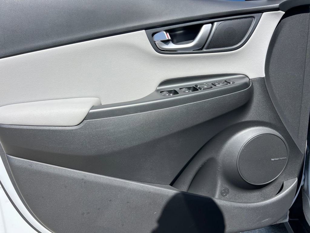 Used 2023 Hyundai Kona Limited image 13