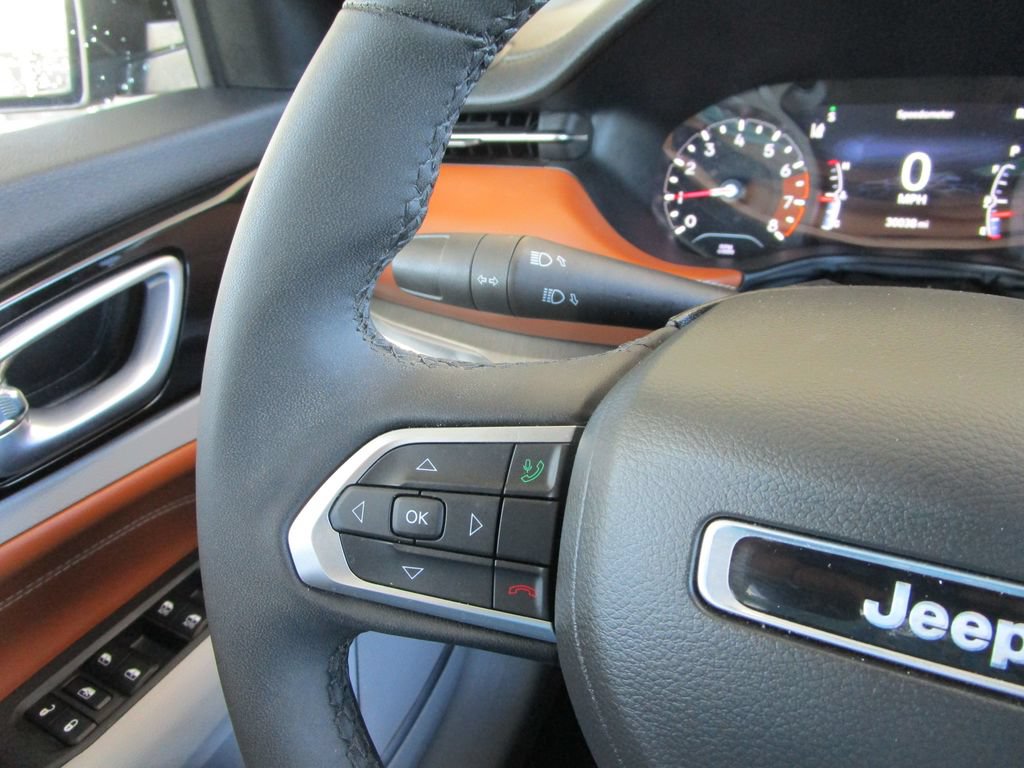 Used 2023 Jeep Compass Limited AWD/4WD image 32