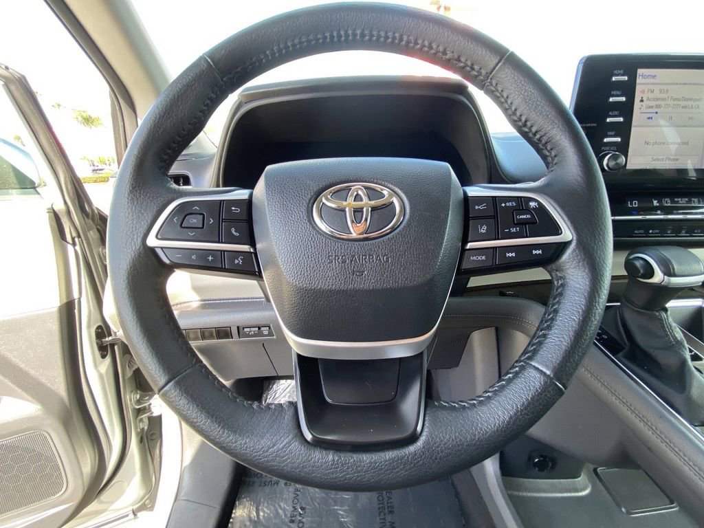 Certified 2023 Toyota Sienna XLE w/ XLE Plus Package FWD image 26