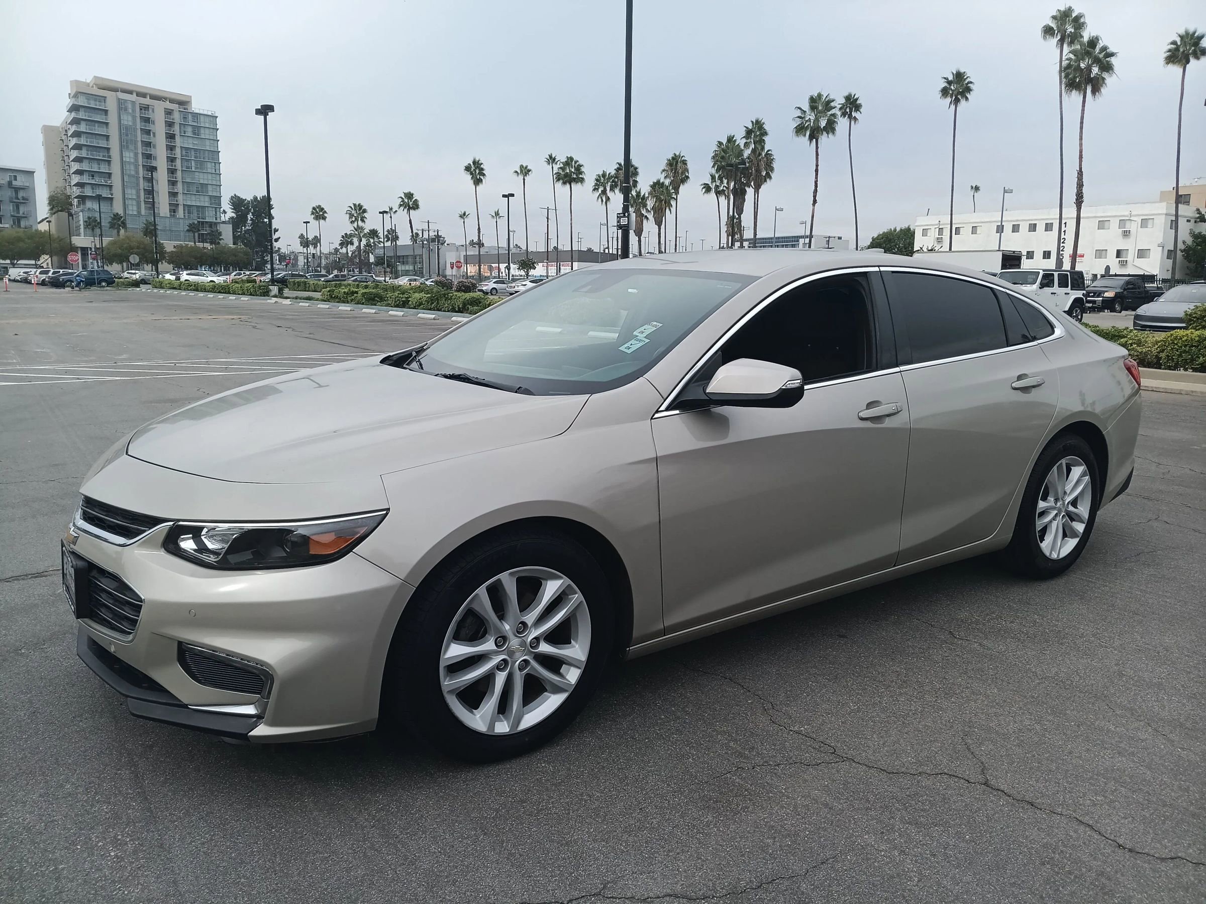 Used 2016 Chevrolet Malibu LT w/ Driver Confidence Package image 4