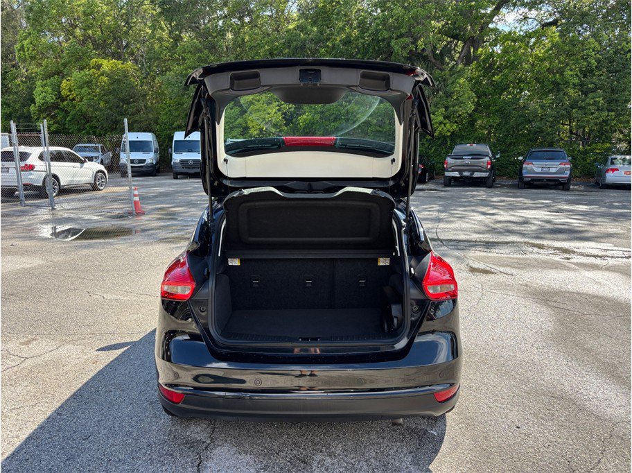 Used 2017 Ford Focus SEL FWD image 35