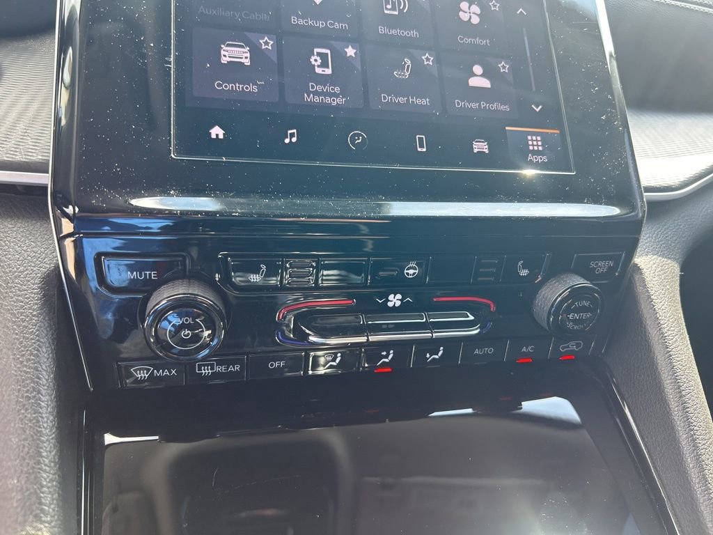 Used 2023 Jeep Grand Cherokee Laredo w/ Luxury Tech Group I image 40