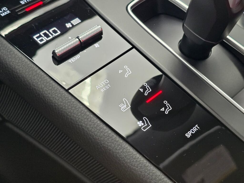 New 2026 Porsche Macan image 31