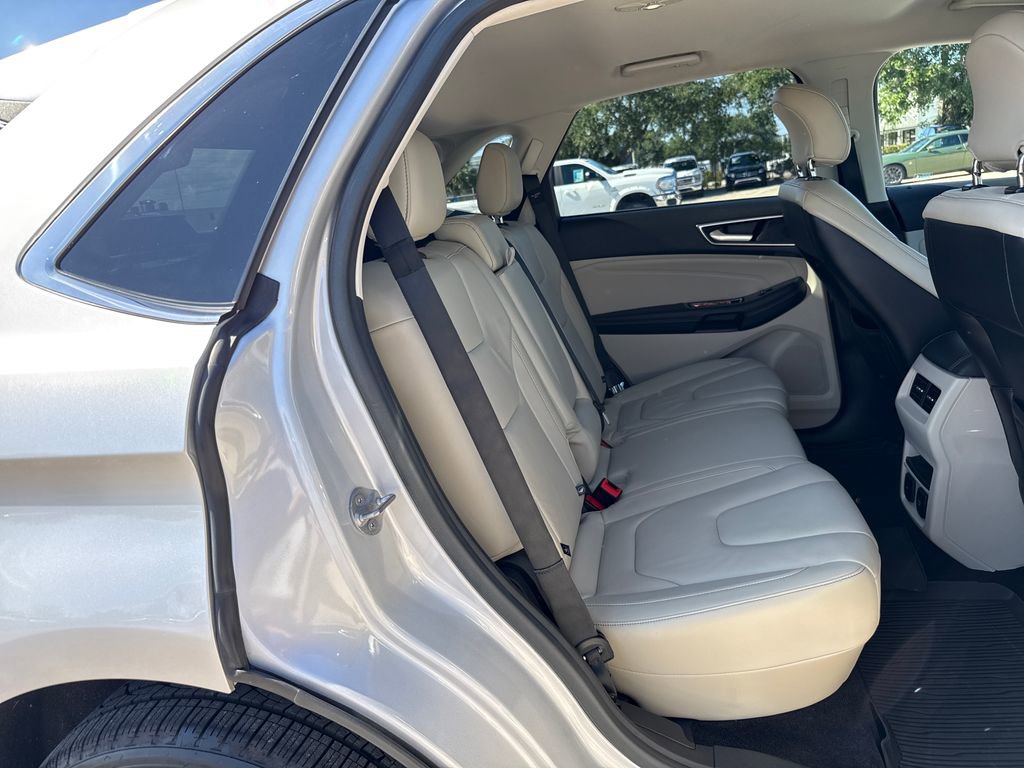 Used 2016 Ford Edge Titanium w/ Technology Package FWD image 27
