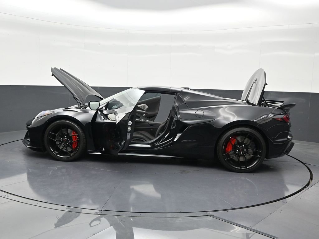 Used 2026 Chevrolet Corvette Z06 RWD image 31