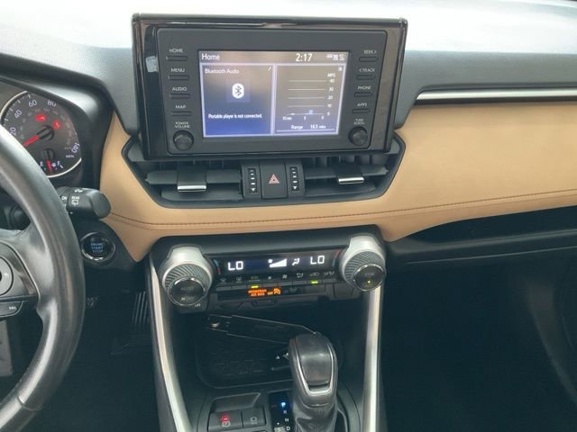 Used 2019 Toyota RAV4 XLE Premium image 15