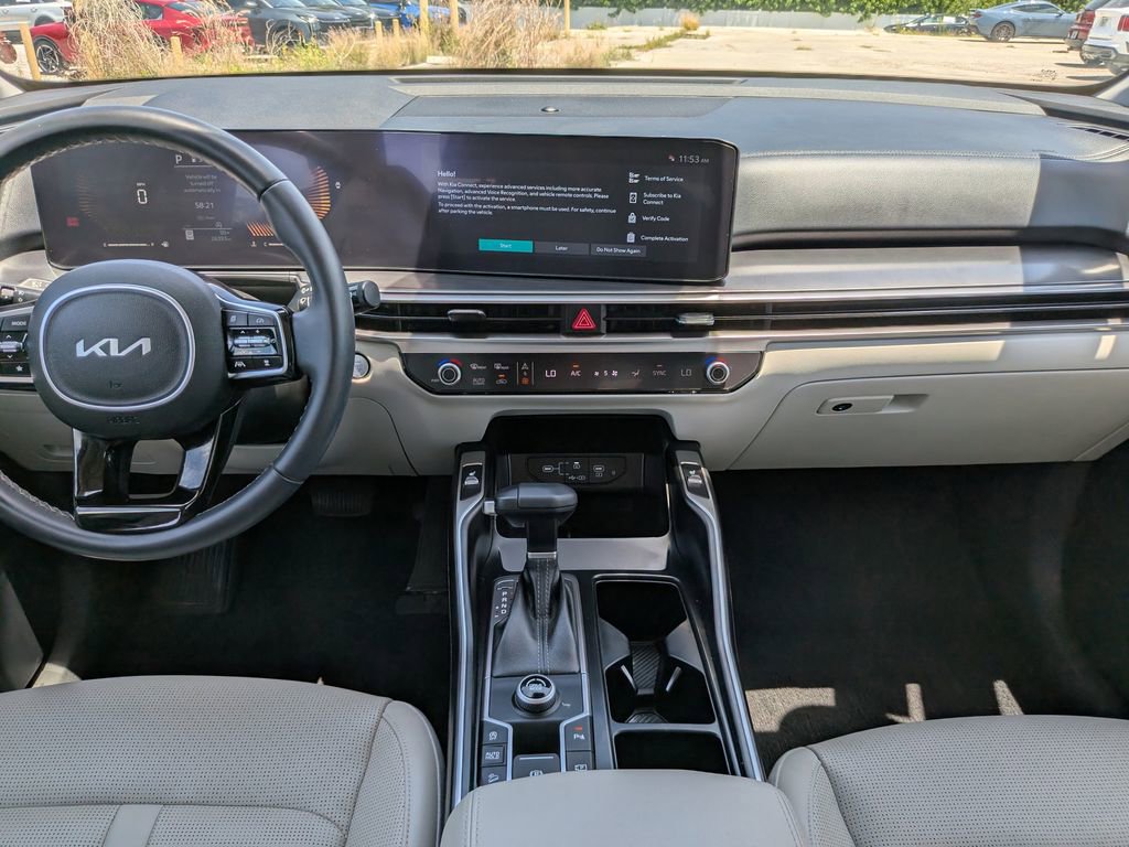 Certified 2024 Kia Sorento EX w/ Panoramic Sunroof Package FWD image 17