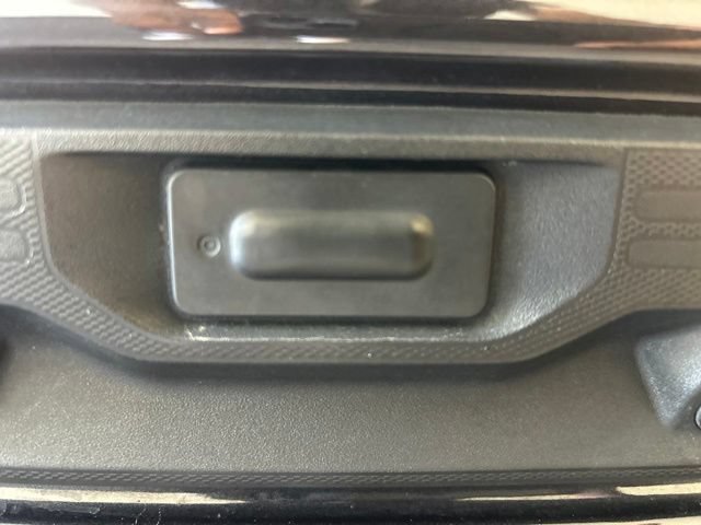 Used 2022 Chevrolet Silverado 1500 LT AWD/4WD image 28