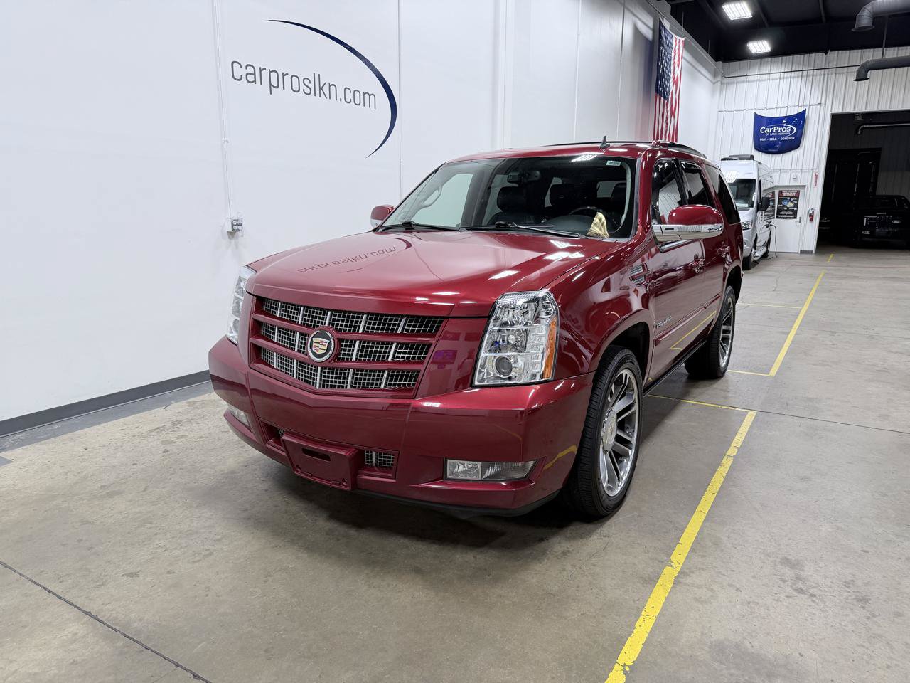 Used 2013 Cadillac Escalade Premium AWD/4WD image 3