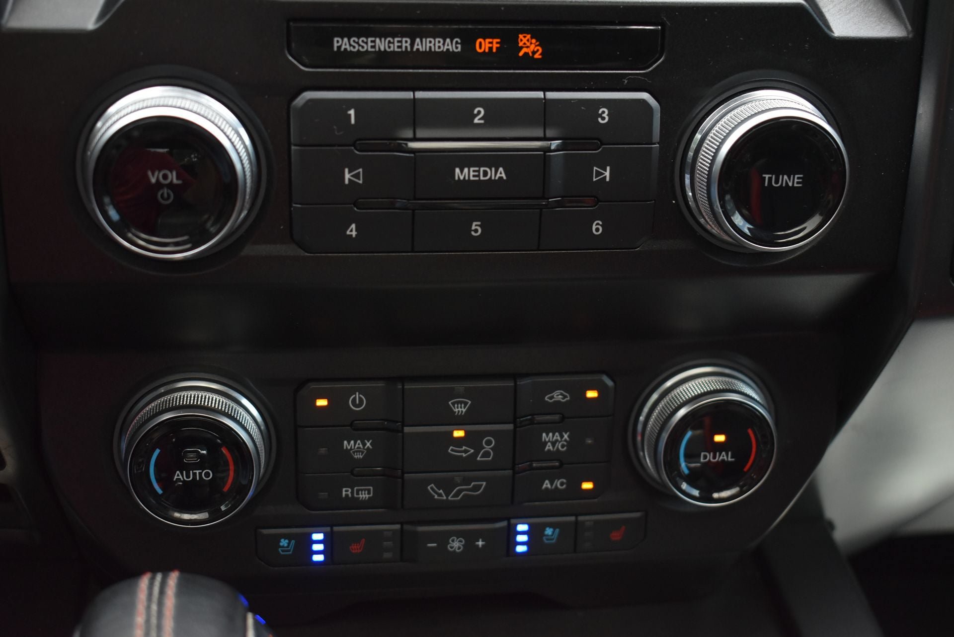 Used 2020 Ford F150 Lariat w/ Equipment Group 502A Luxury AWD/4WD image 31