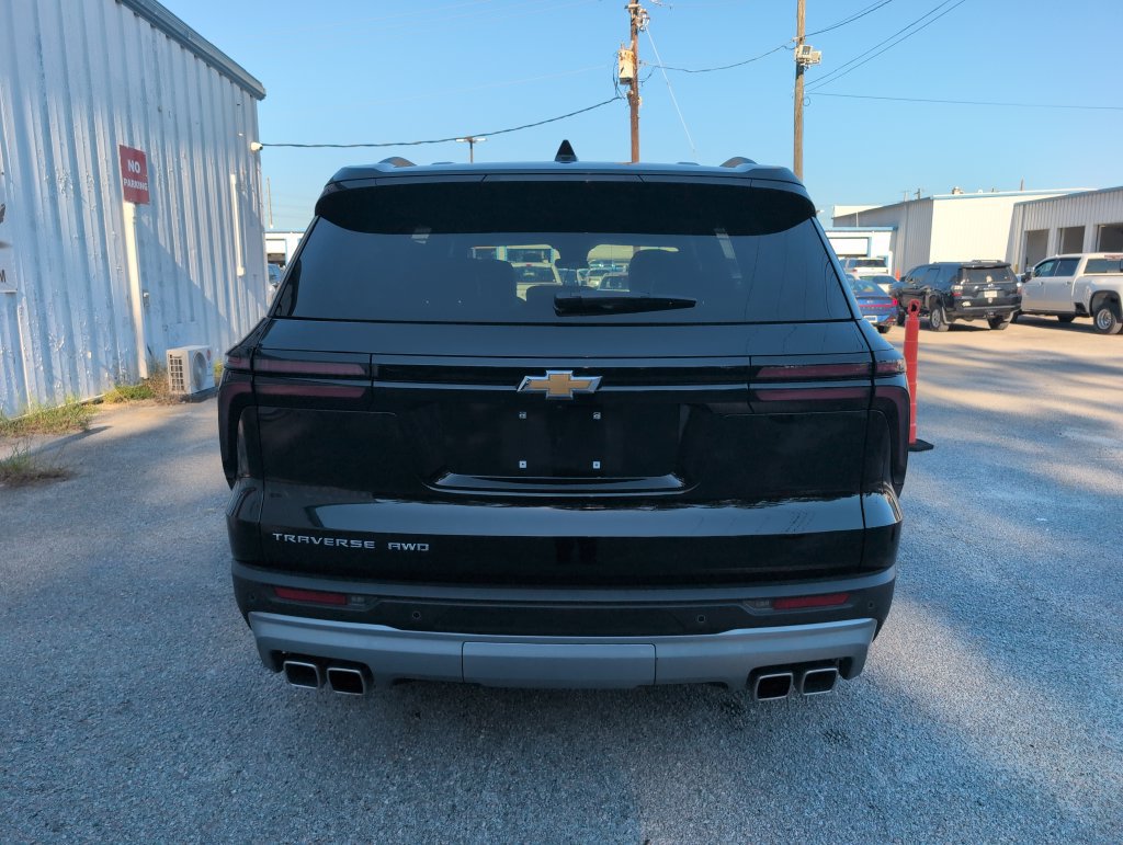Used 2025 Chevrolet Traverse LT AWD/4WD image 7