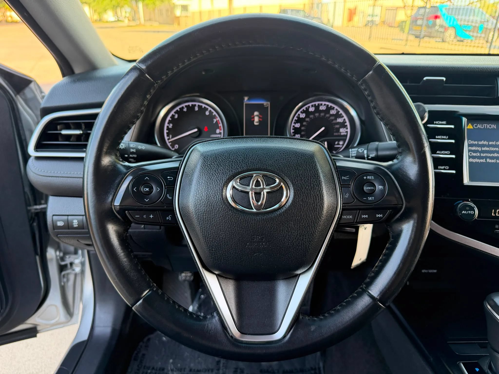 Used 2018 Toyota Camry SE FWD image 23