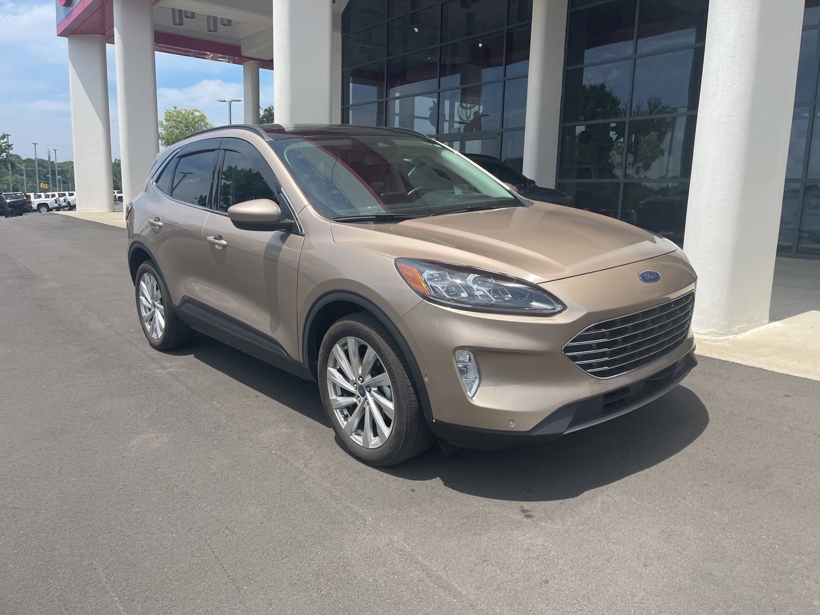 Used 2021 Ford Escape Titanium w/ Titanium Elite Package AWD/4WD image 5