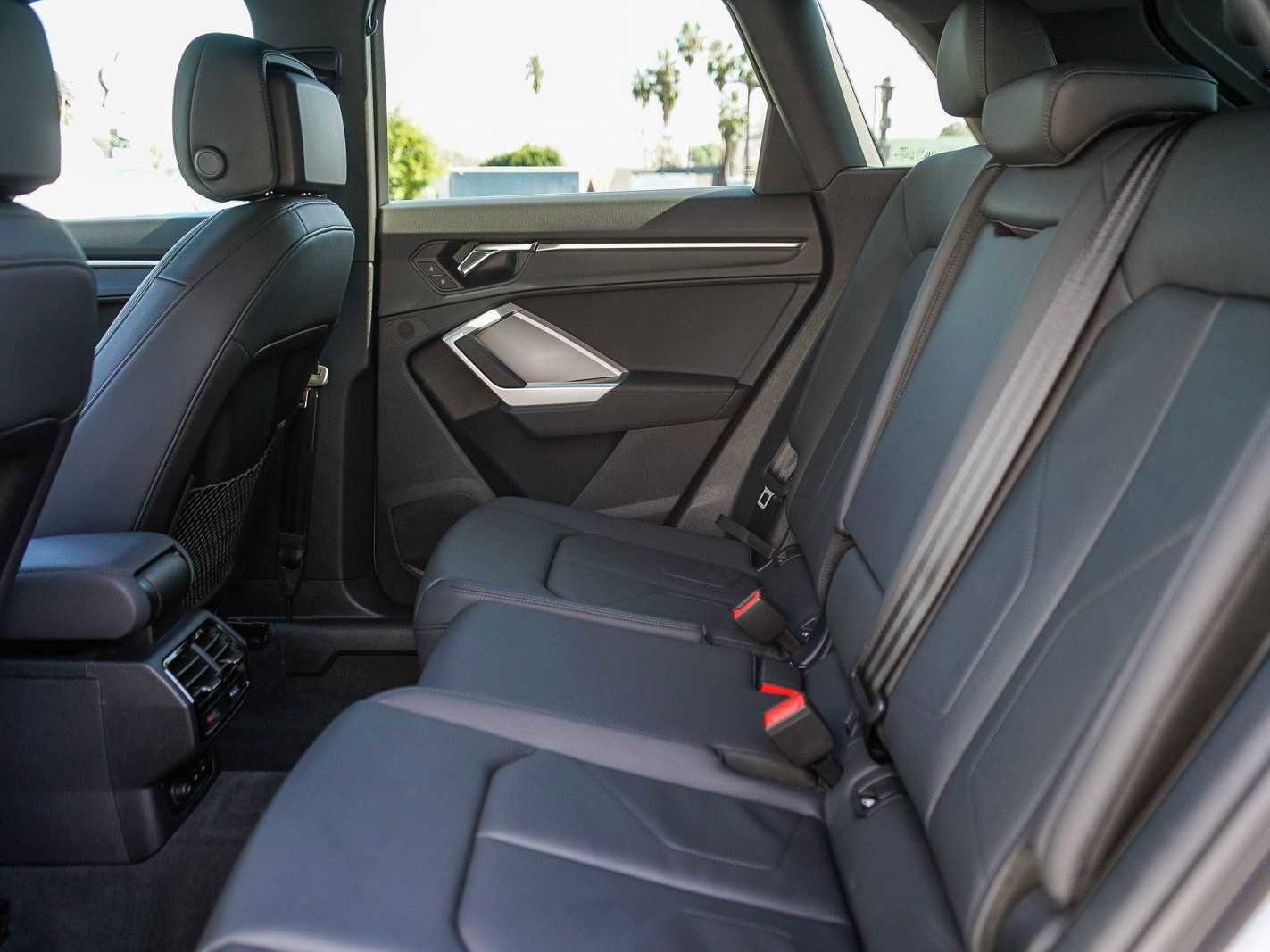 Used 2025 Audi Q3 2.0T Premium image 18