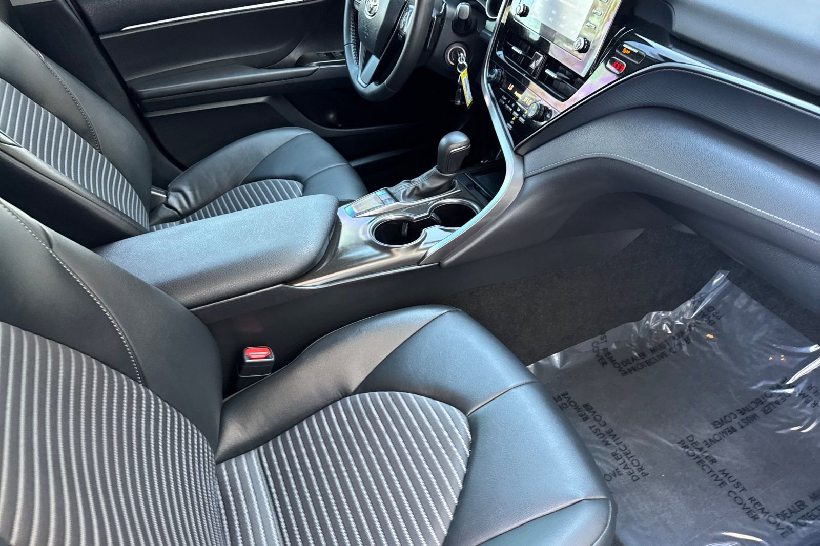 Used 2024 Toyota Camry SE image 15