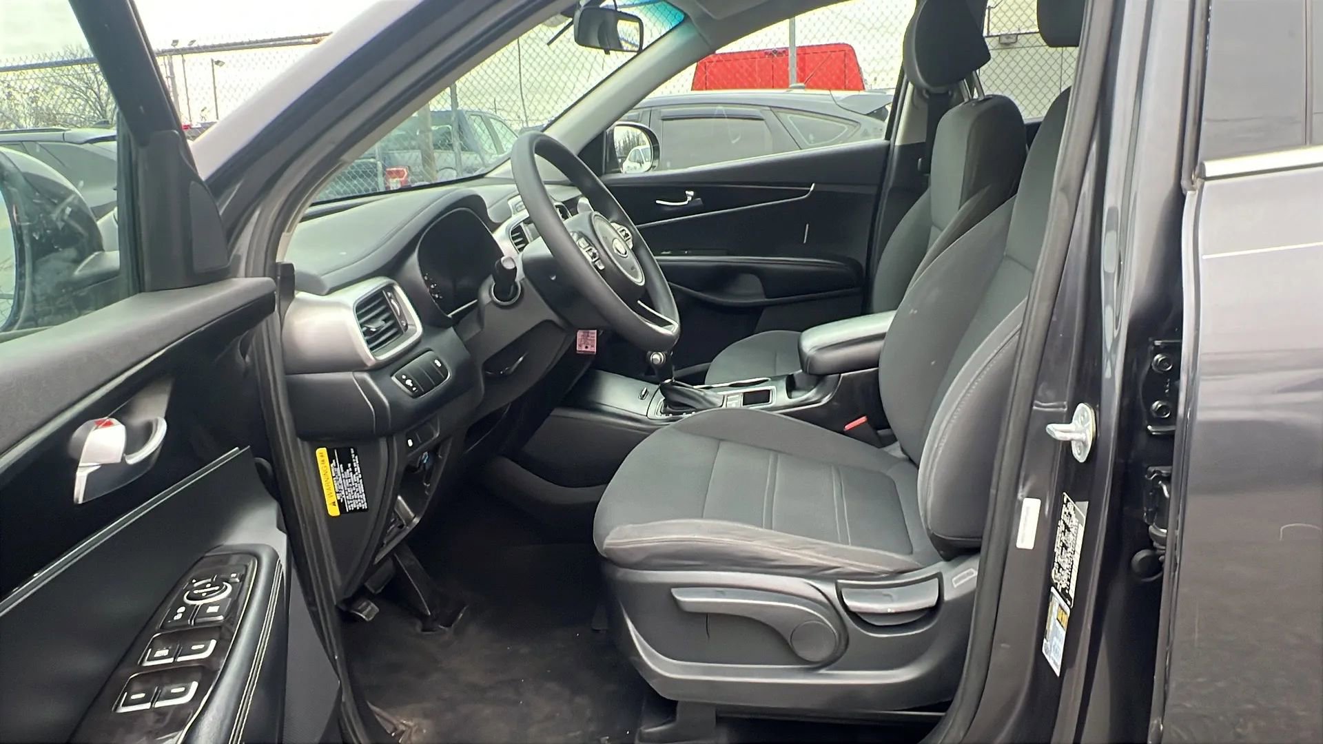 Used 2018 Kia Sorento LX image 26