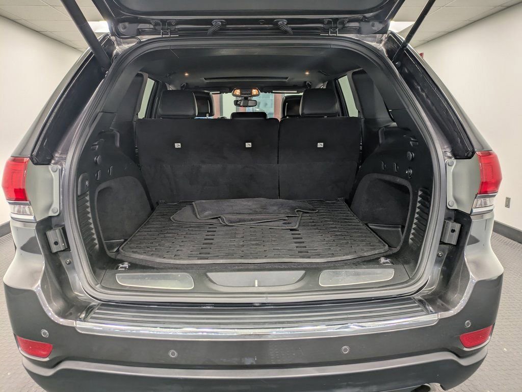 Used 2018 Jeep Grand Cherokee Limited image 25