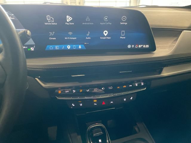 Used 2024 Cadillac XT4 Premium Luxury w/ Technology Package FWD image 18