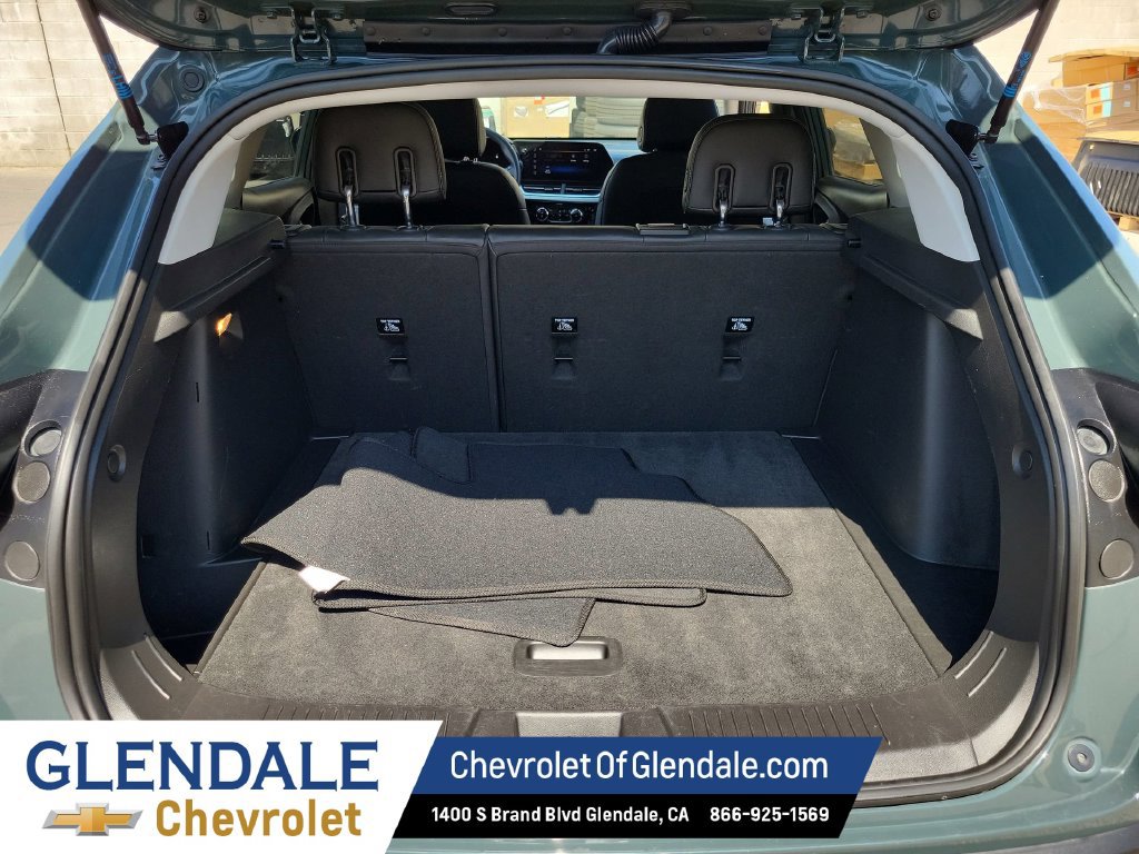 Used 2025 Chevrolet Trax LT FWD image 12