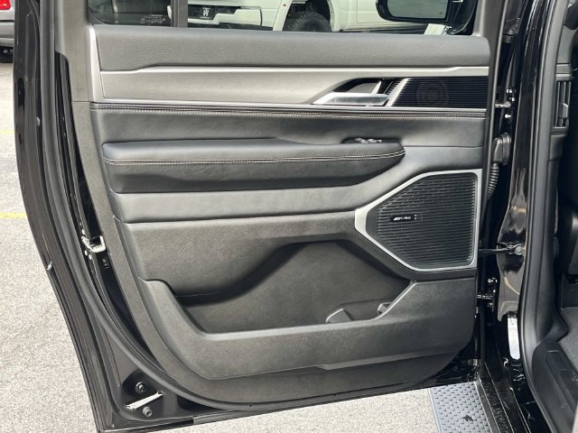 New 2026 Jeep Grand Wagoneer L Limited AWD/4WD image 20