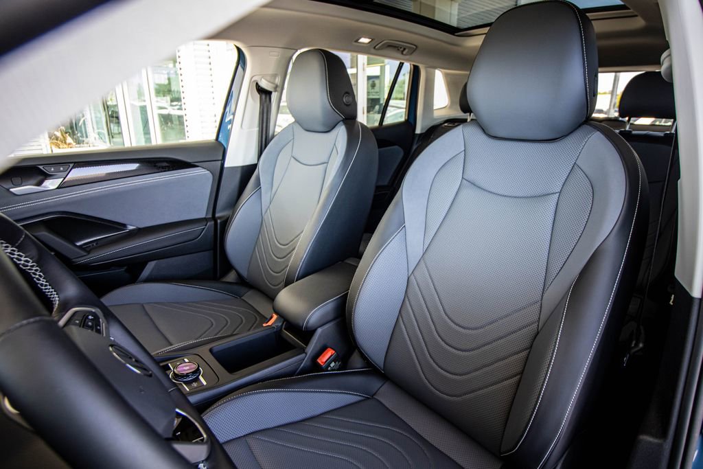 New 2026 Volkswagen Tiguan SE FWD image 26