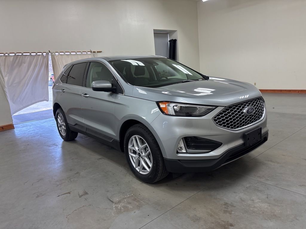 Used 2024 Ford Edge SEL w/ Convenience Package image 2