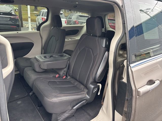 Used 2018 Chrysler Pacifica Touring Plus w/ Tire & Wheel Group image 12