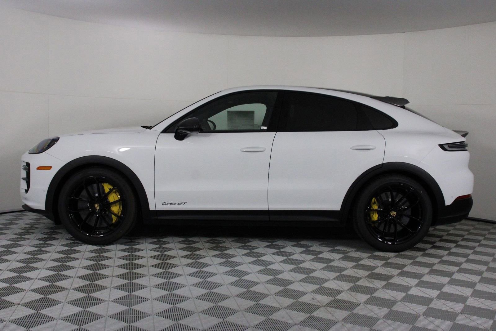 New 2026 Porsche Cayenne Turbo GT image 2