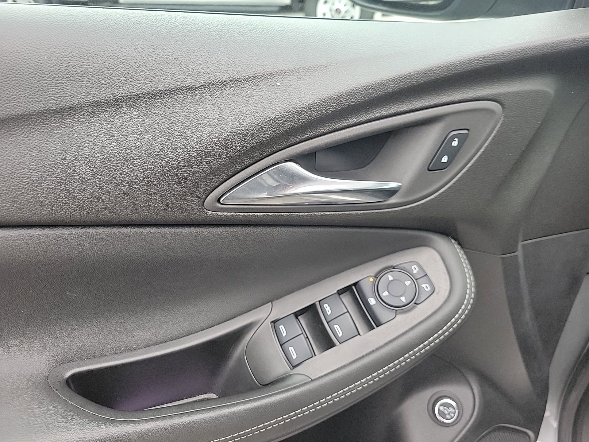 Used 2023 Buick Encore GX Select w/ Sport Touring Package image 26