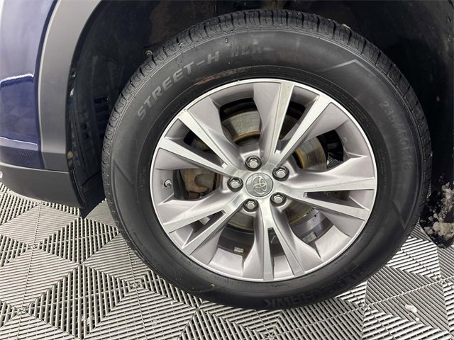 Used 2014 Toyota Highlander XLE image 27