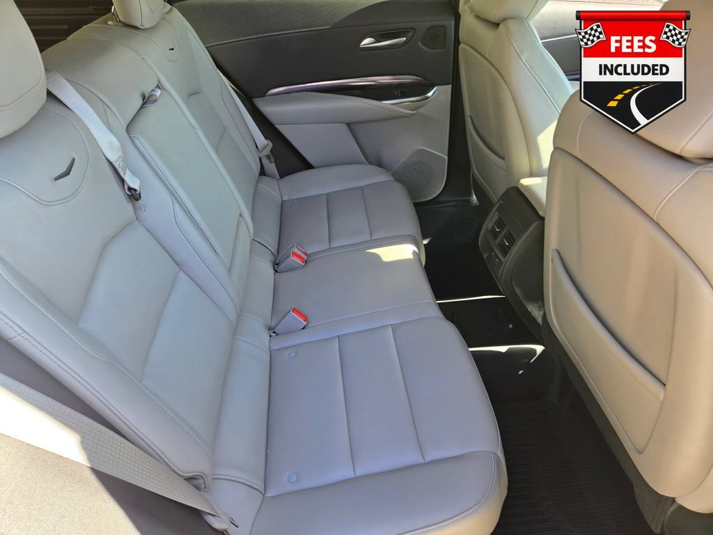 Used 2023 Cadillac XT4 Luxury w/ Cold Weather Package FWD image 20