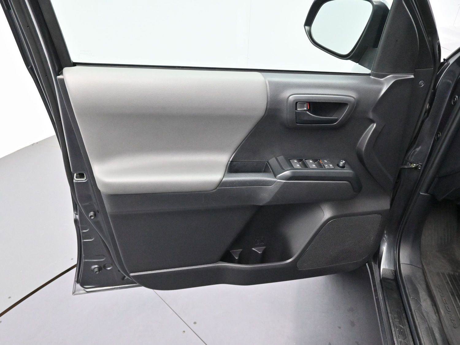 Used 2023 Toyota Tacoma SR AWD/4WD image 9