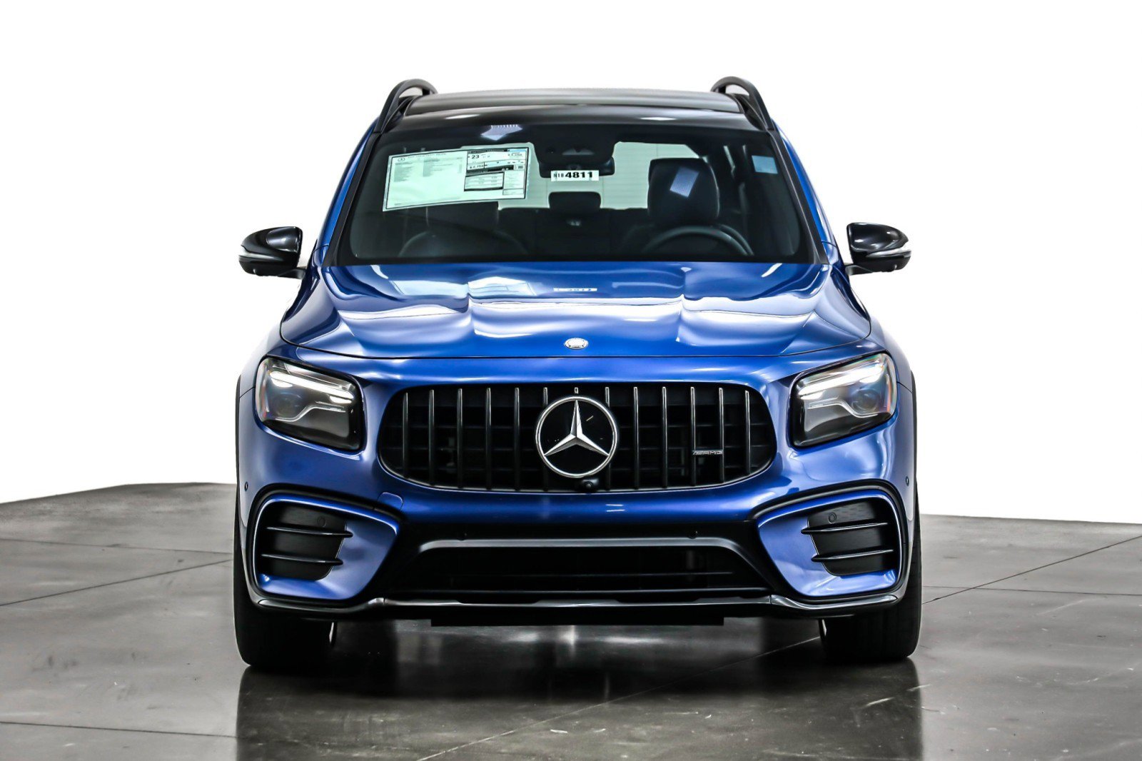 New 2025 Mercedes-Benz GLB 35 AMG 4MATIC image 2