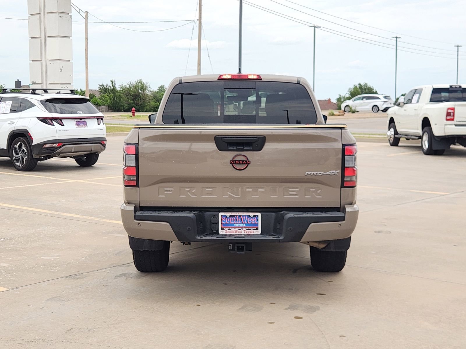 Used 2023 Nissan Frontier PRO-4X w/ Pro-4X Premium Package AWD/4WD image 8