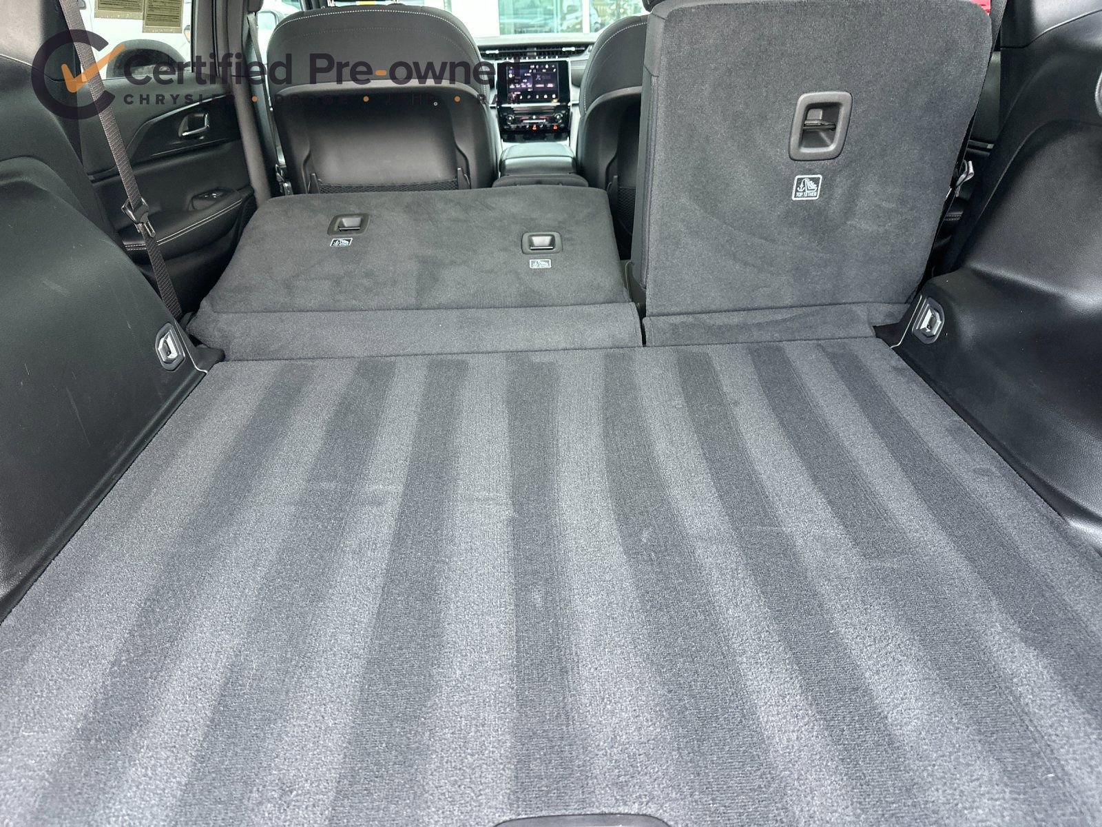 Certified 2025 Jeep Grand Cherokee Laredo X image 16