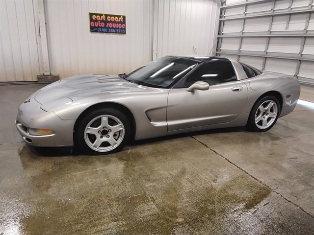 Used 1999 Chevrolet Corvette Coupe RWD image 5
