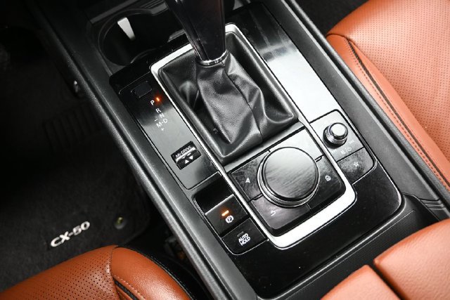 Certified 2025 MAZDA CX-50 AWD 2.5 Turbo w/ Premium Pkg image 17
