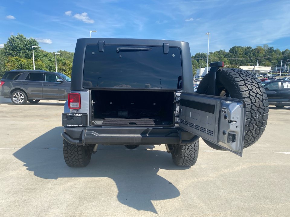 Used 2018 Jeep Wrangler Unlimited Sport AWD/4WD image 18