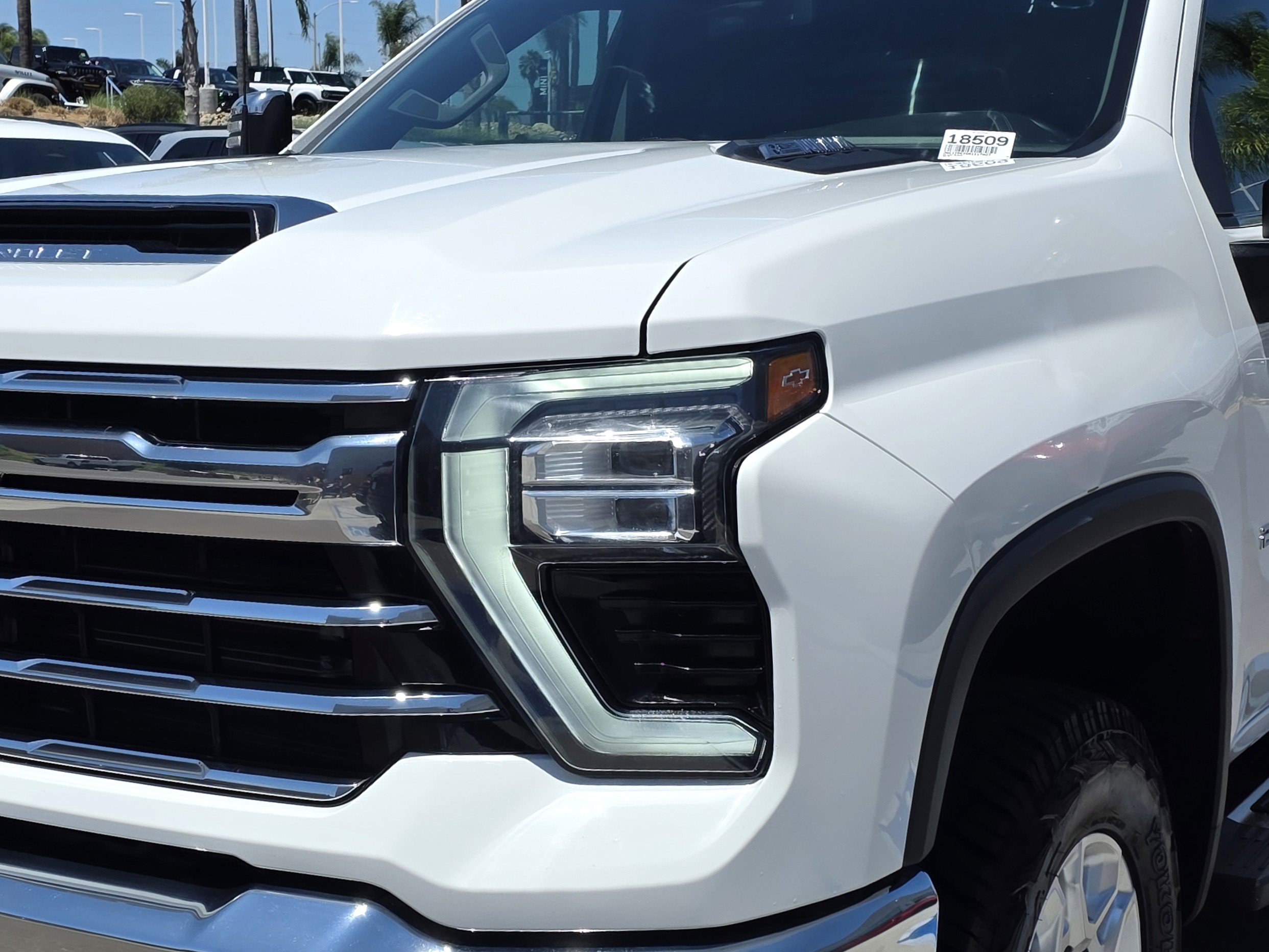 Used 2024 Chevrolet Silverado 2500 LTZ AWD/4WD image 7