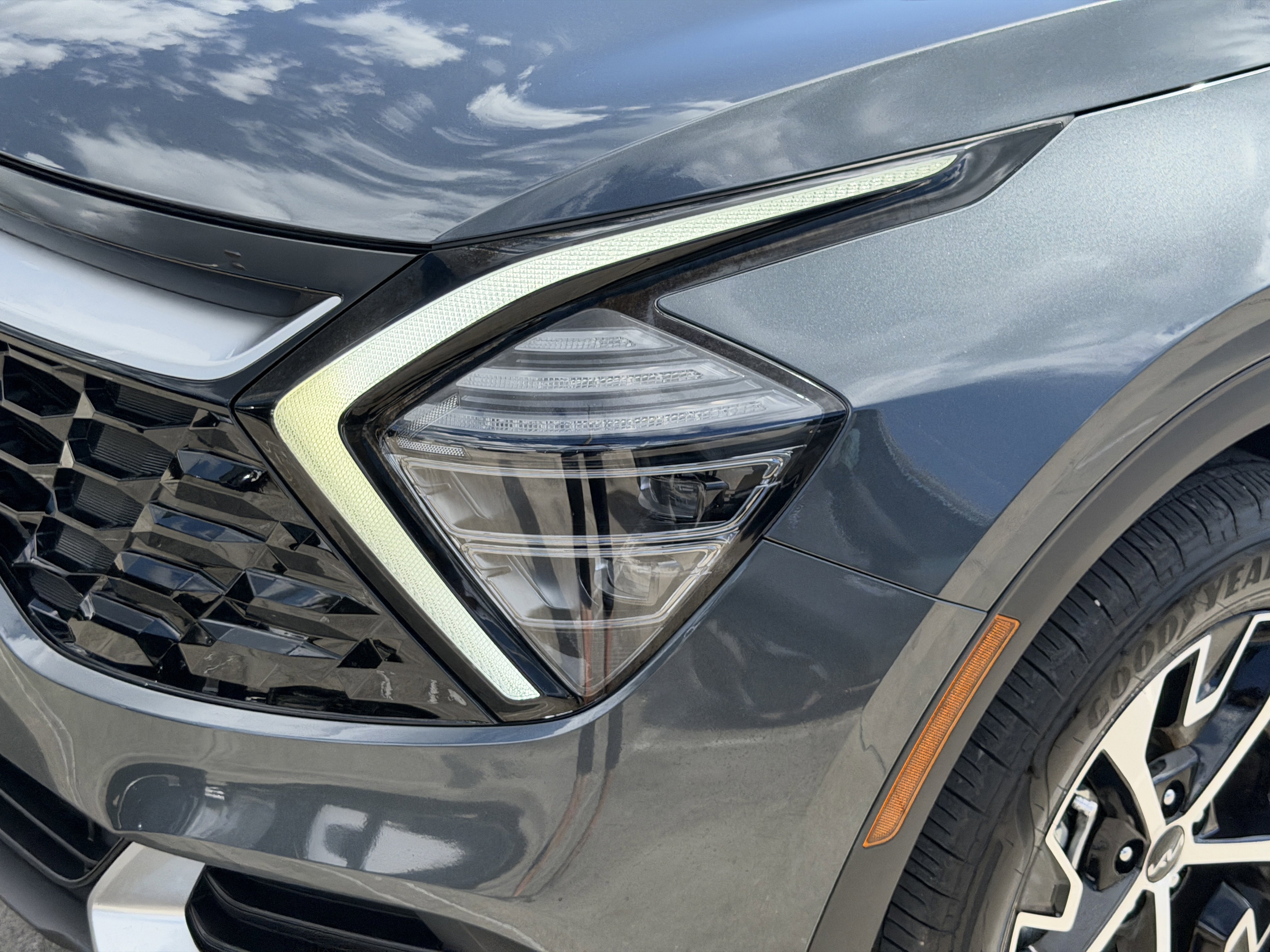 Certified 2024 Kia Sportage EX image 9